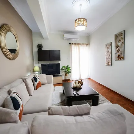 Patithries Apartment *