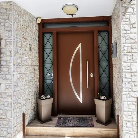 Patithries Apartment *